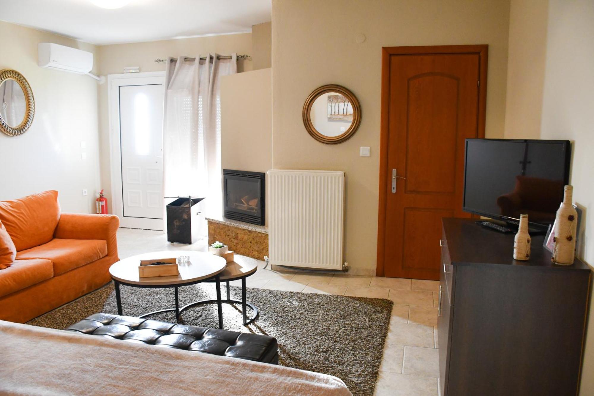 Toula Rooms Ángistron Exteriör bild