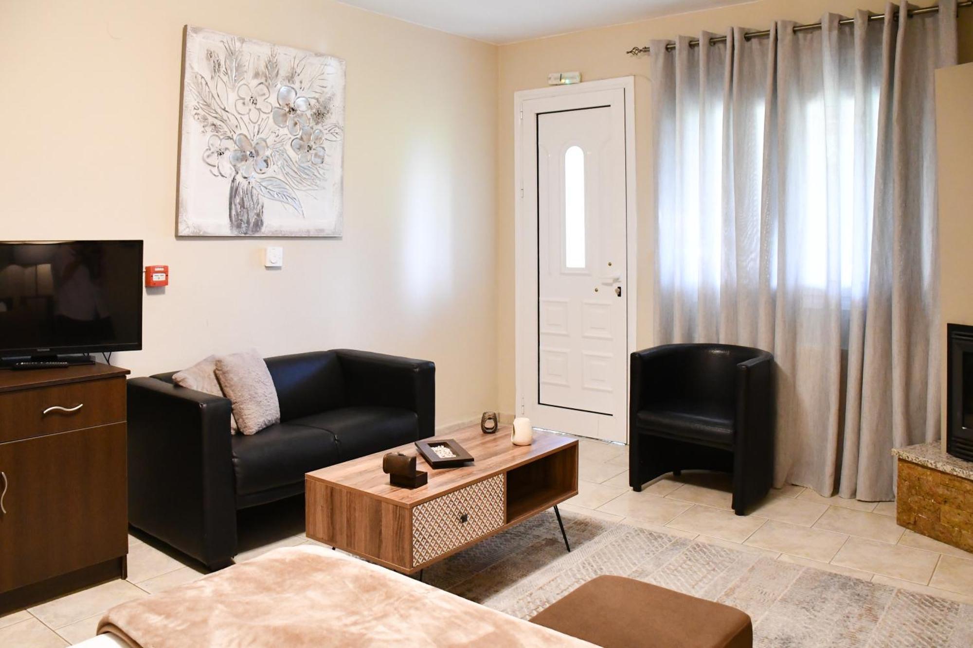 Toula Rooms Ángistron Exteriör bild