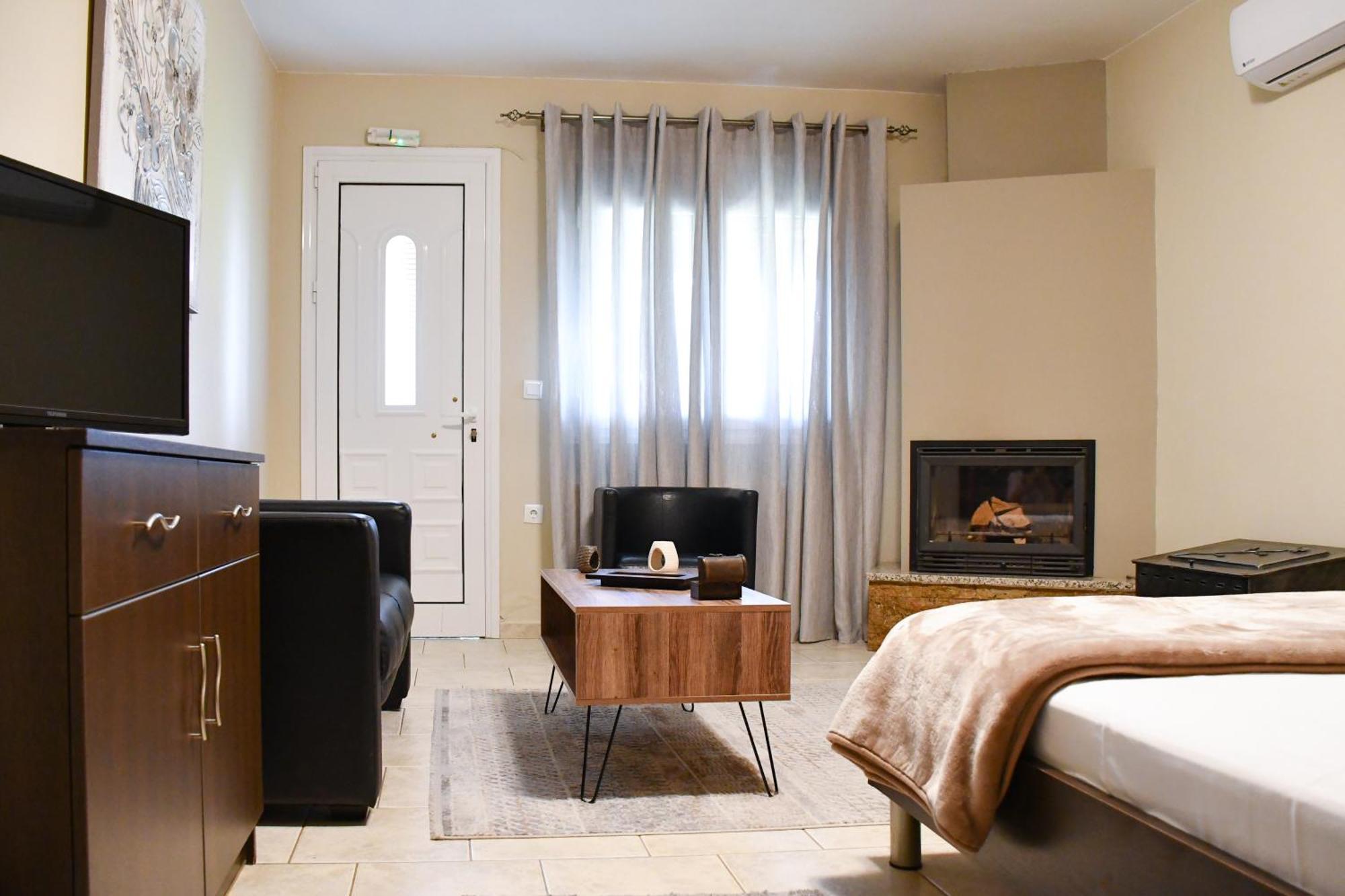 Toula Rooms Ángistron Exteriör bild