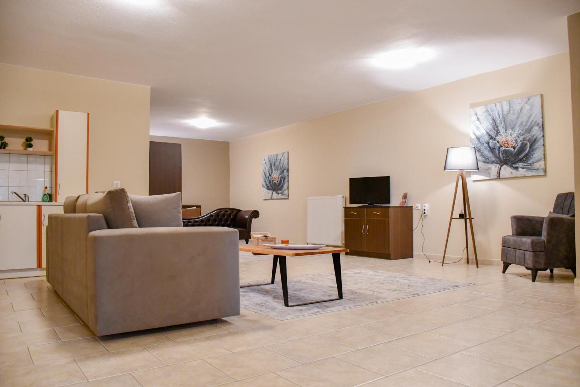 Toula Rooms Ángistron Exteriör bild
