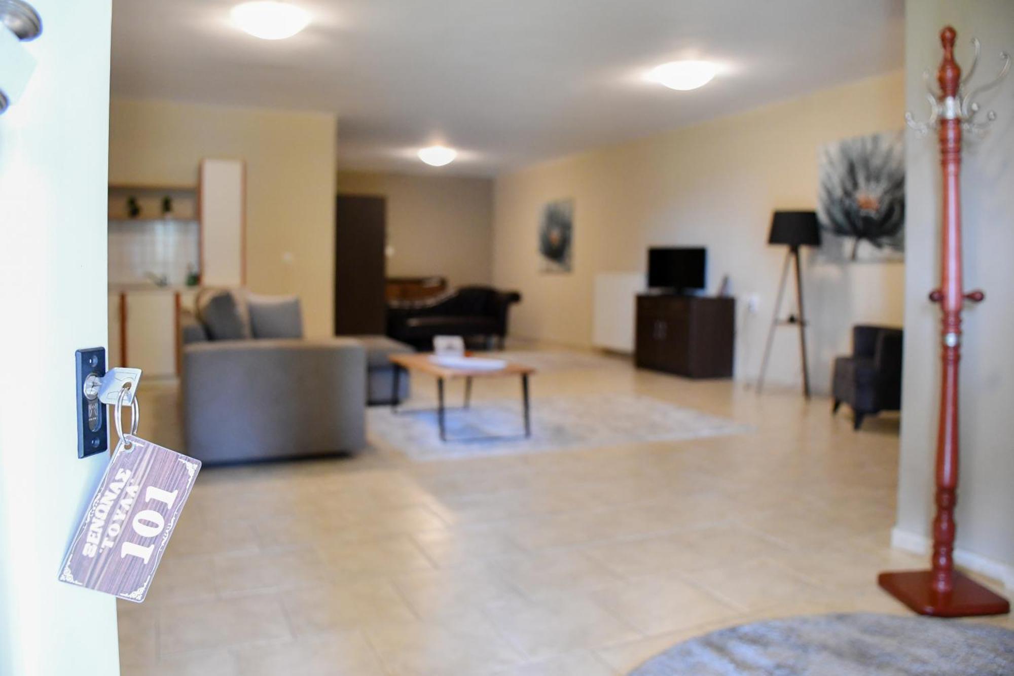 Toula Rooms Ángistron Exteriör bild